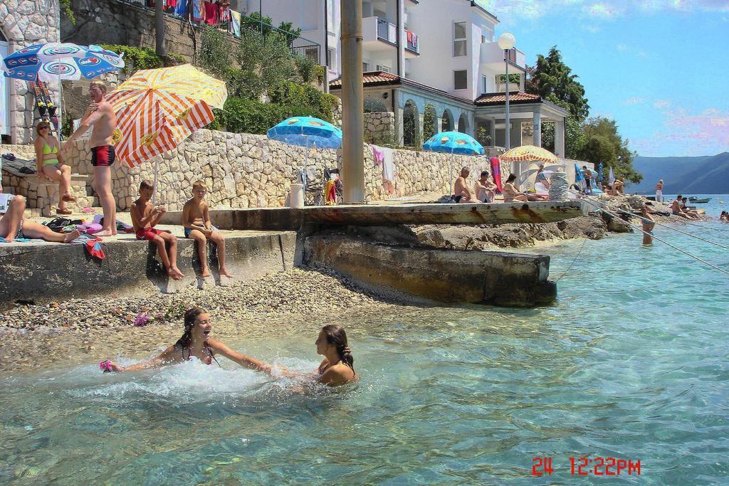 Holiday Home Apartment Tedo Klek Luaran gambar