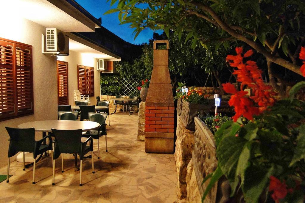Holiday Home Apartment Tedo Klek Luaran gambar