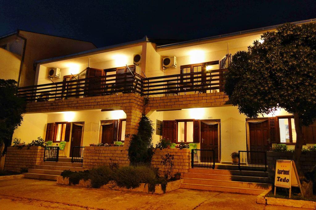 Holiday Home Apartment Tedo Klek Luaran gambar